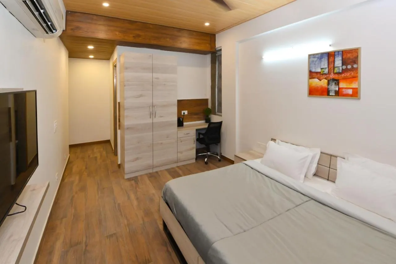 Stay Studio Hotel & Residences 구르가온 0*,
