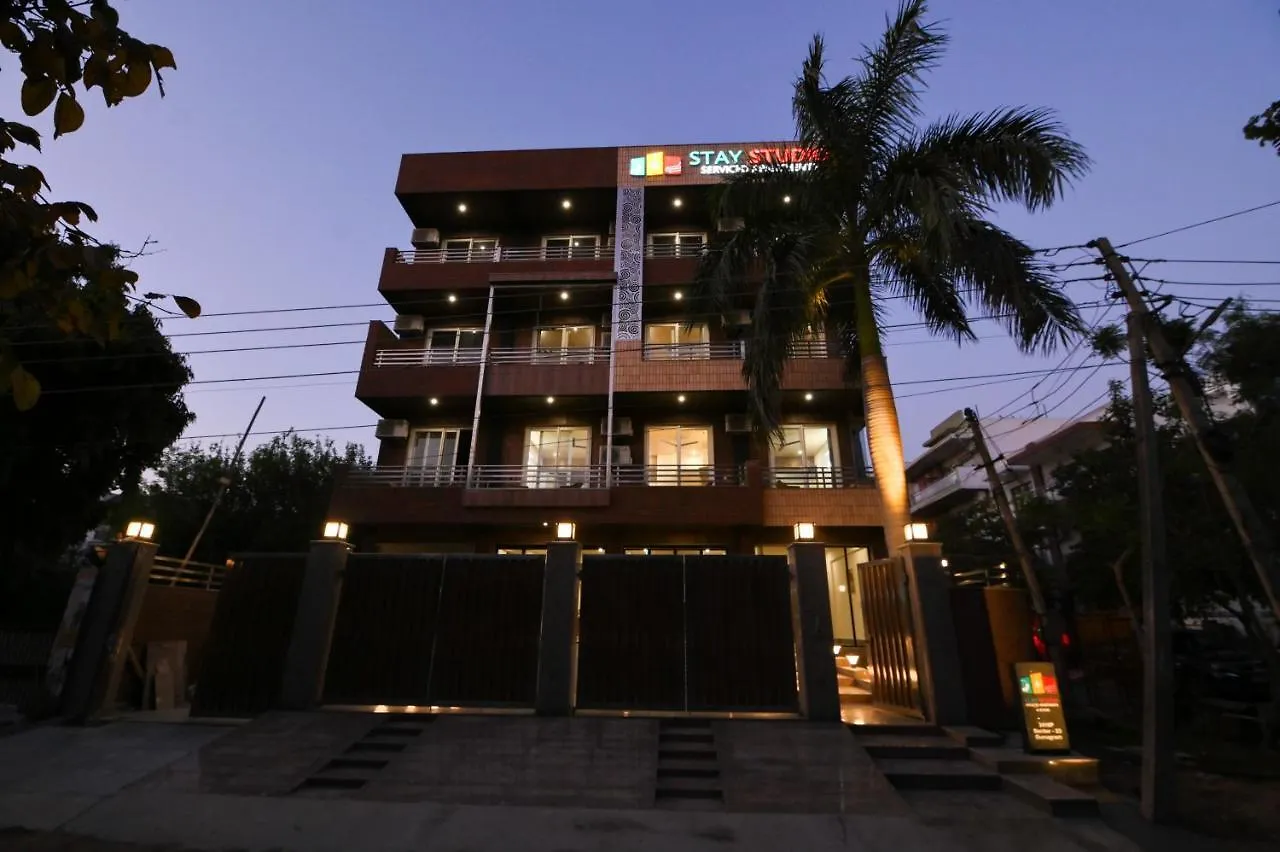 Stay Studio Hotel & Residences 구르가온 0*,