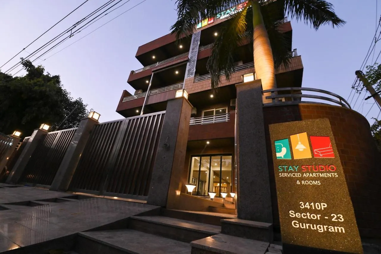 Stay Studio Hotel & Residences 구르가온 게스트하우스