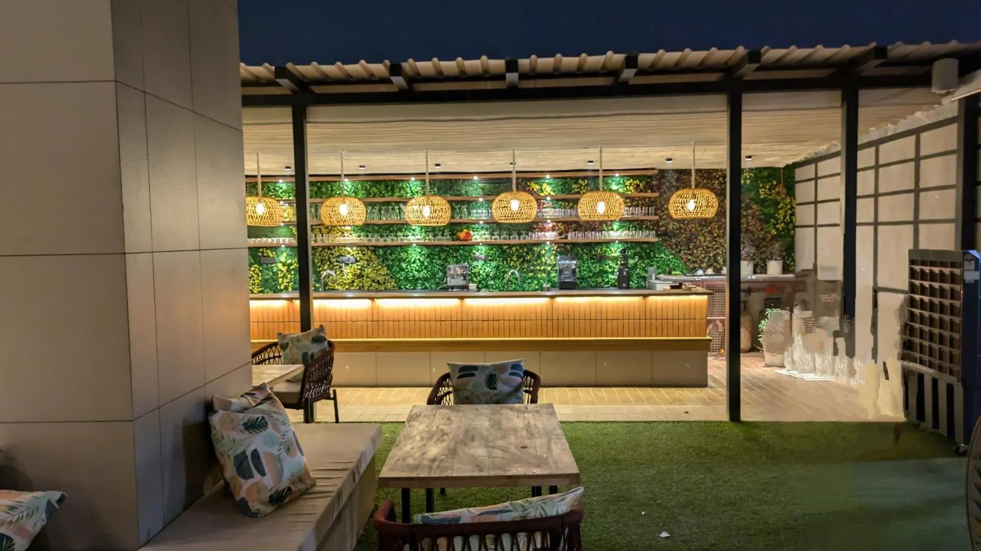 Stay Studio Hotel & Residences 구르가온 0*,  인도